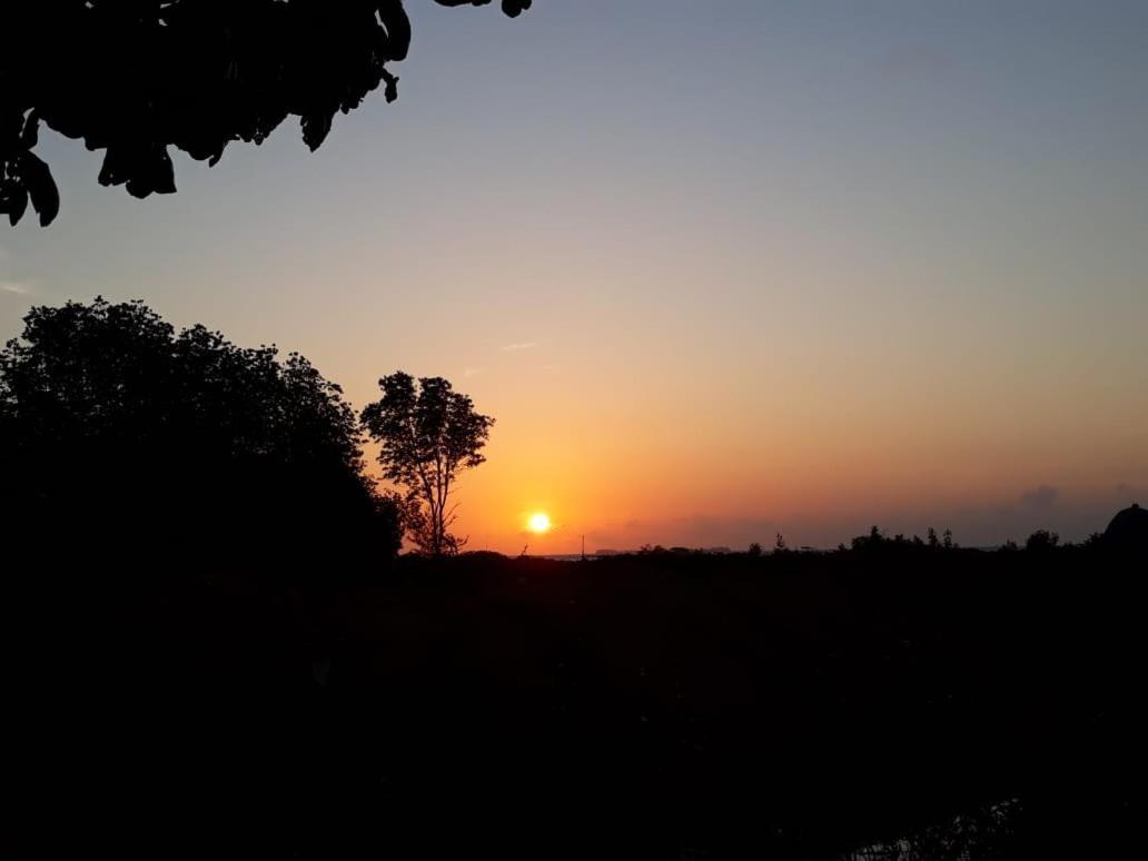 ホテルKarimun Lumbung カリムンジャワ エクステリア 写真